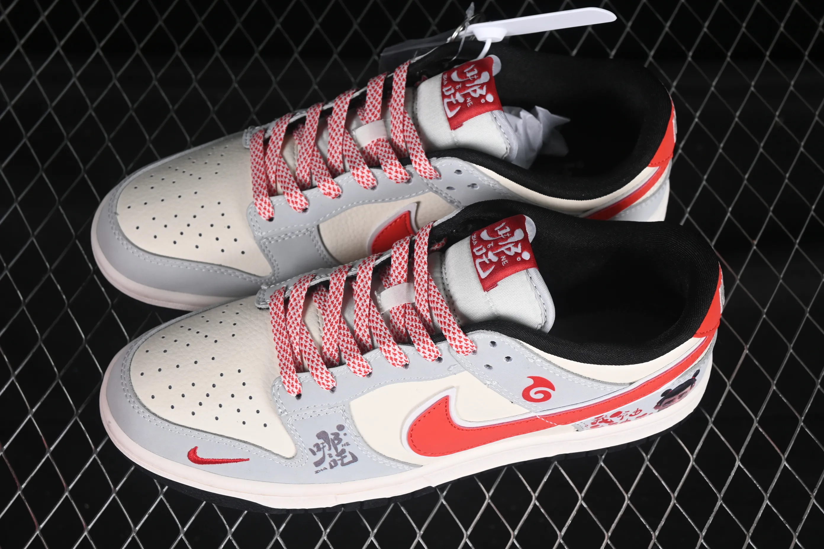 All categories Nk SB Dunk Series Nk SB Dunk Low High-end customized low-top sneakers Nike SB Dunk Low Nezha series Gray white and red hook Anniversary high-end customized low-top casual sneakers LW1818-113